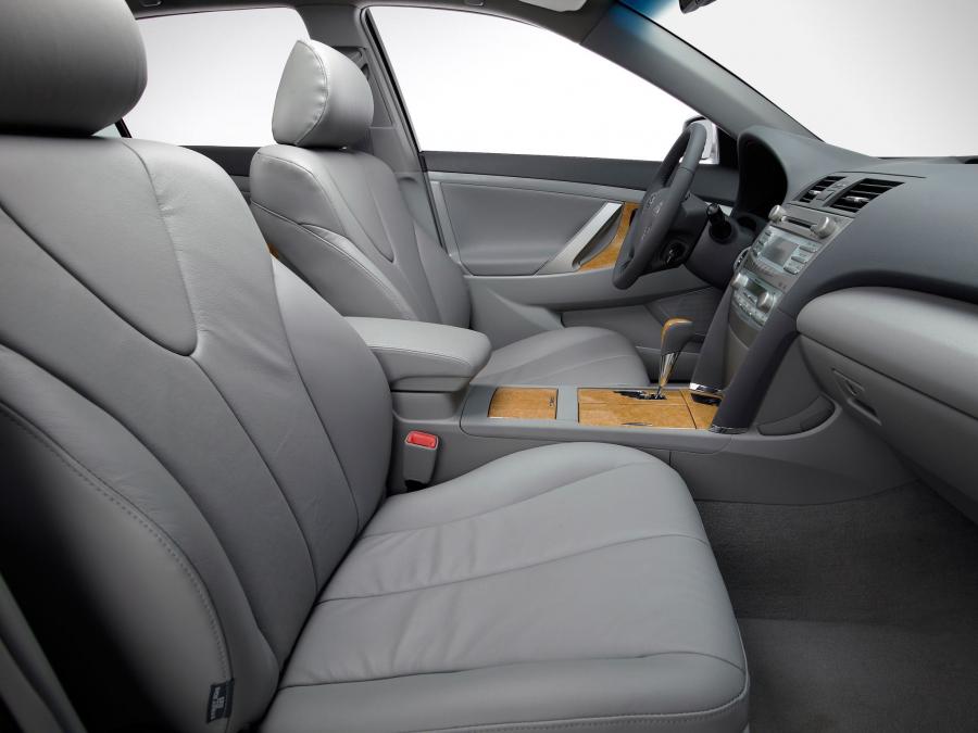 Интерьер Toyota Camry XLE 2006 года  (NA) (фото 13 из 46)